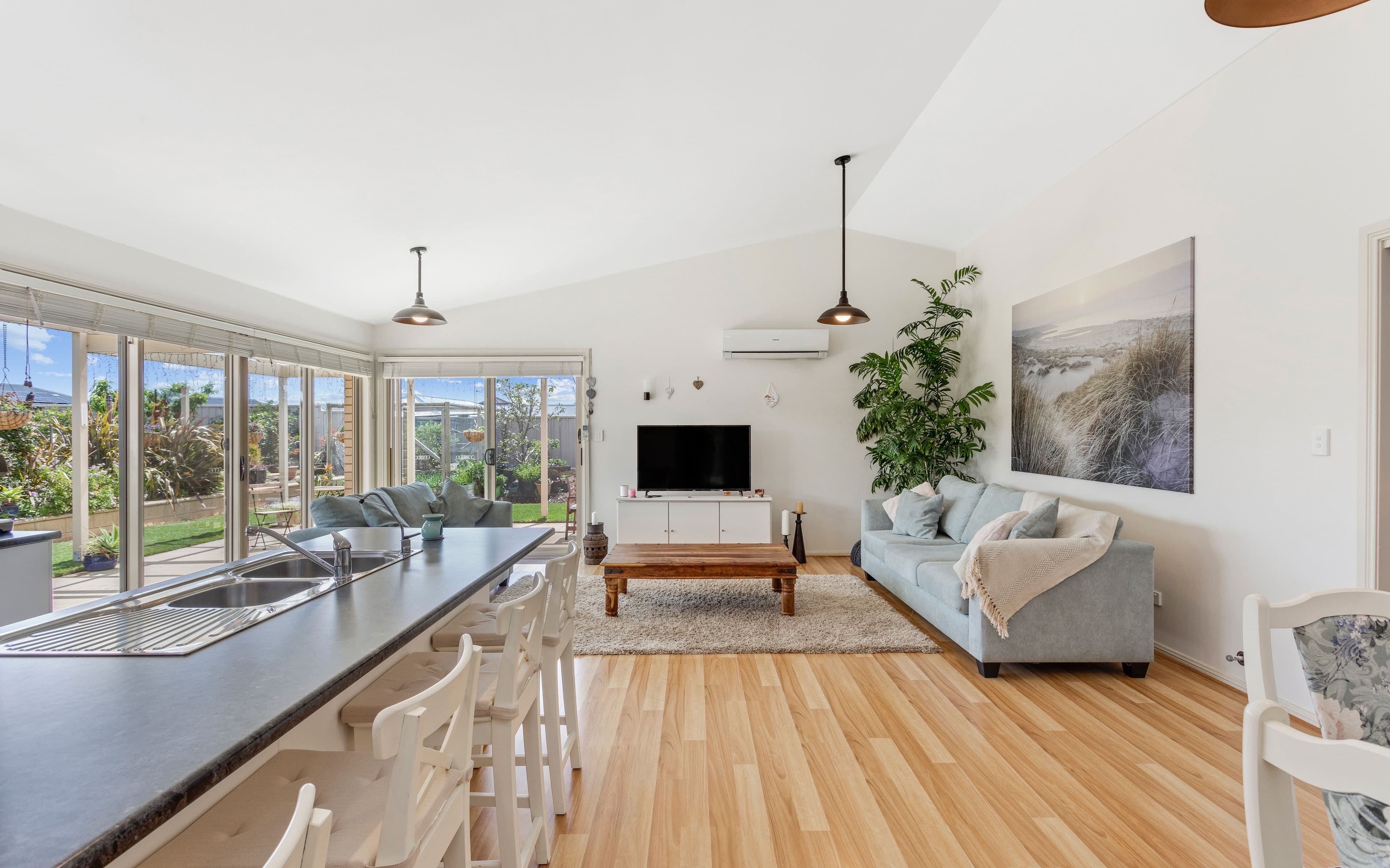 11 Gow Drive, Hindmarsh Island SA 5214, Hindmarsh Island - Thumbnail 2