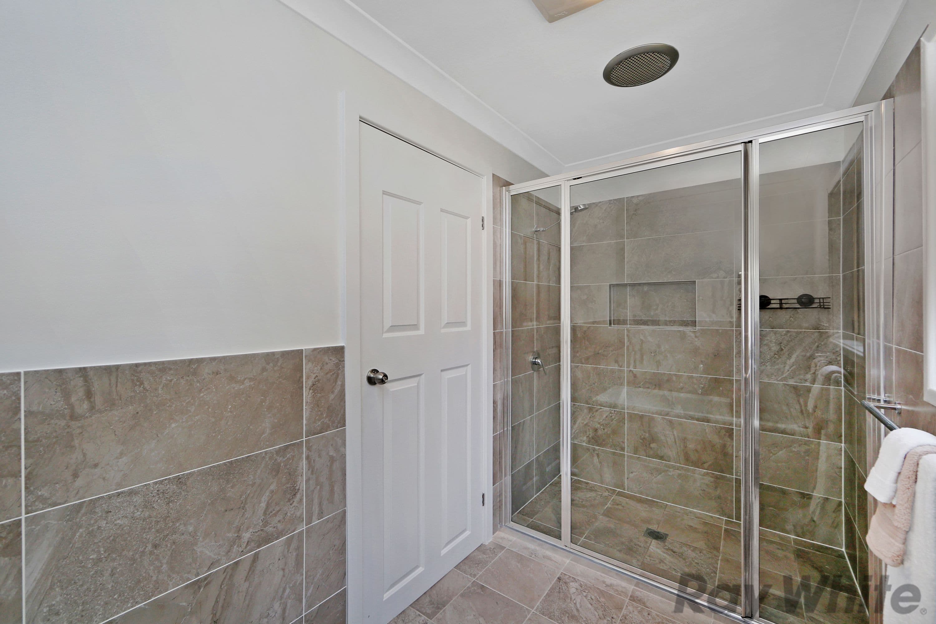 4 Trevally Avenue, Chain Valley Bay - Thumbnail 6