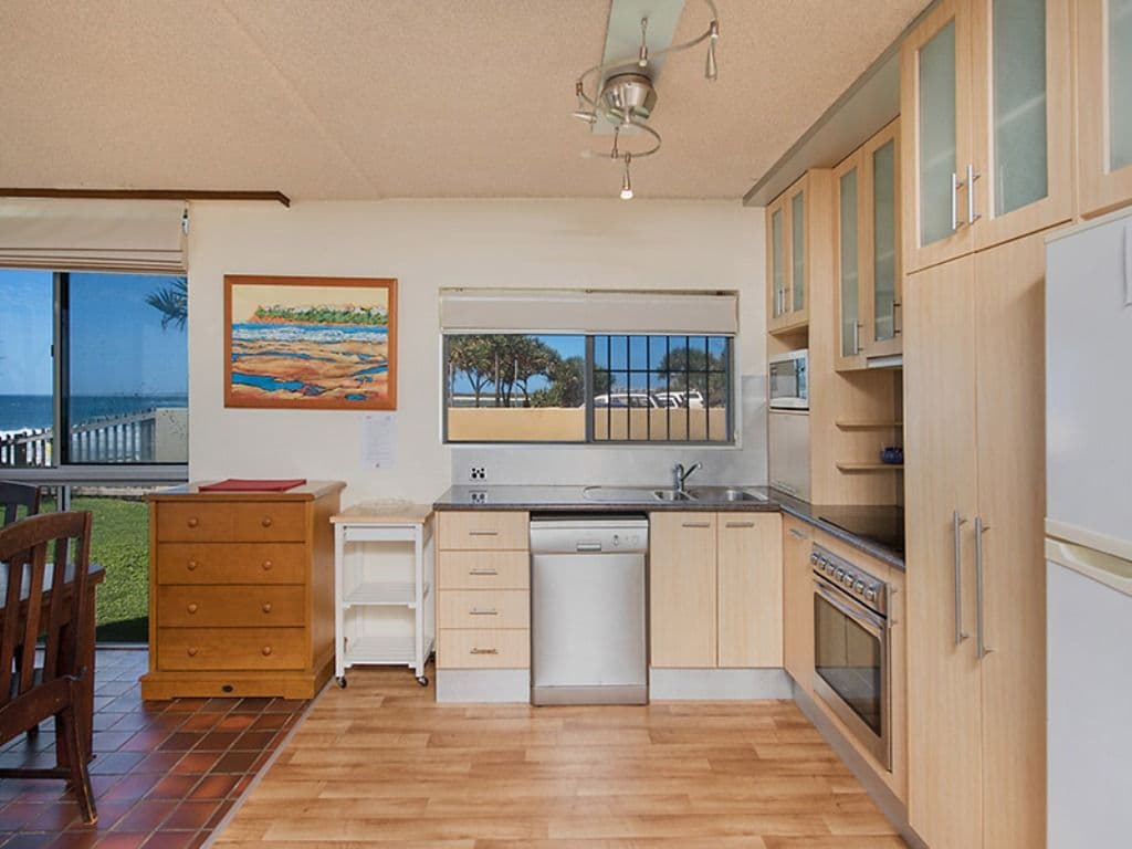 5 Dingle Avenue, Kings Beach QLD 4551, Kings Beach - Thumbnail 4