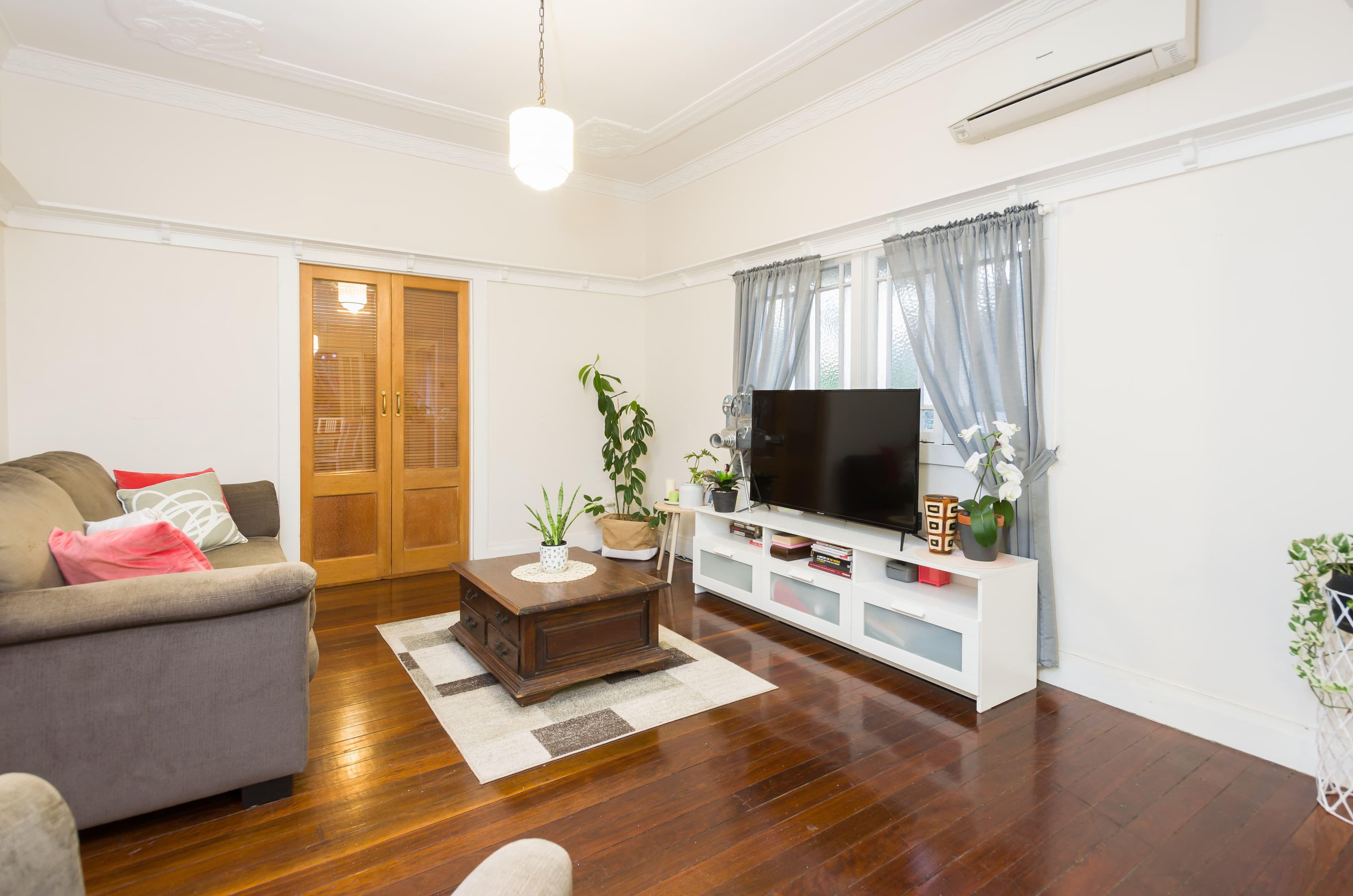 72 Donald Street, Camp Hill QLD 4152, Camp Hill - Thumbnail 2