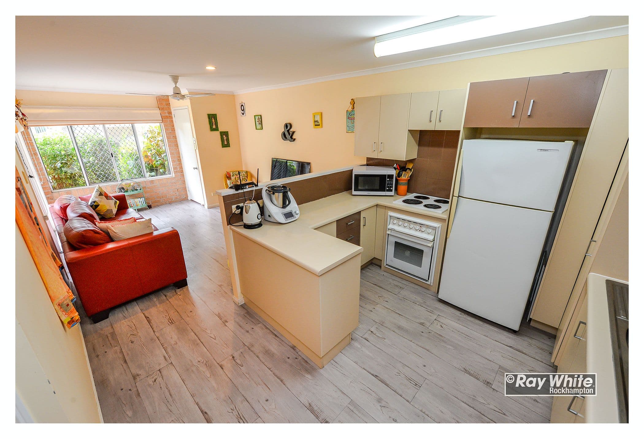 4 & 6 Sylvan Court, Ivanhoe, Ivanhoe - Thumbnail 7