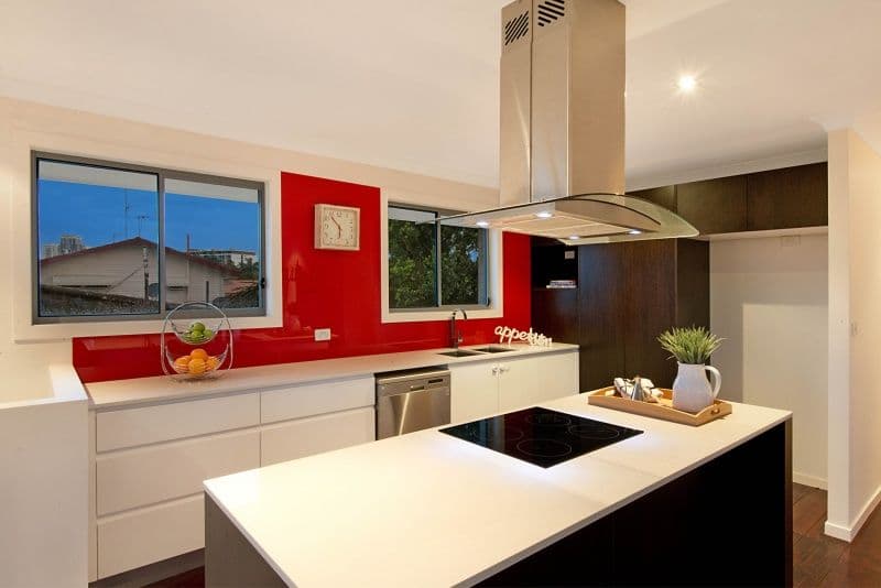 23 Ilkinia Avenue, Broadbeach Waters QLD 4218, Broadbeach Waters - Thumbnail 2