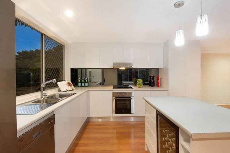 23 Ilkinia Avenue, Broadbeach Waters QLD 4218, Broadbeach Waters - Thumbnail 5