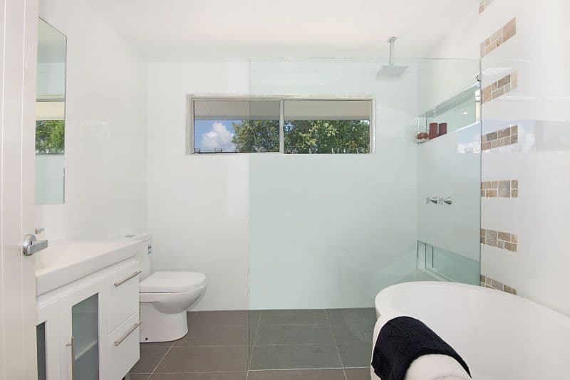 23 Ilkinia Avenue, Broadbeach Waters QLD 4218, Broadbeach Waters - Thumbnail 6