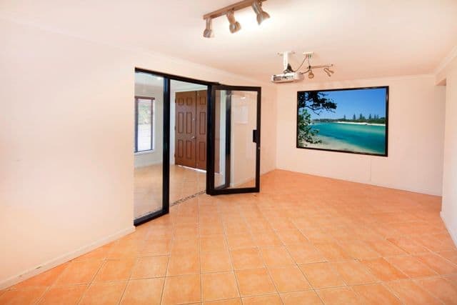 32 Mainsail Street, CURRUMBIN WATERS QLD 4223, Currumbin Waters - Thumbnail 8