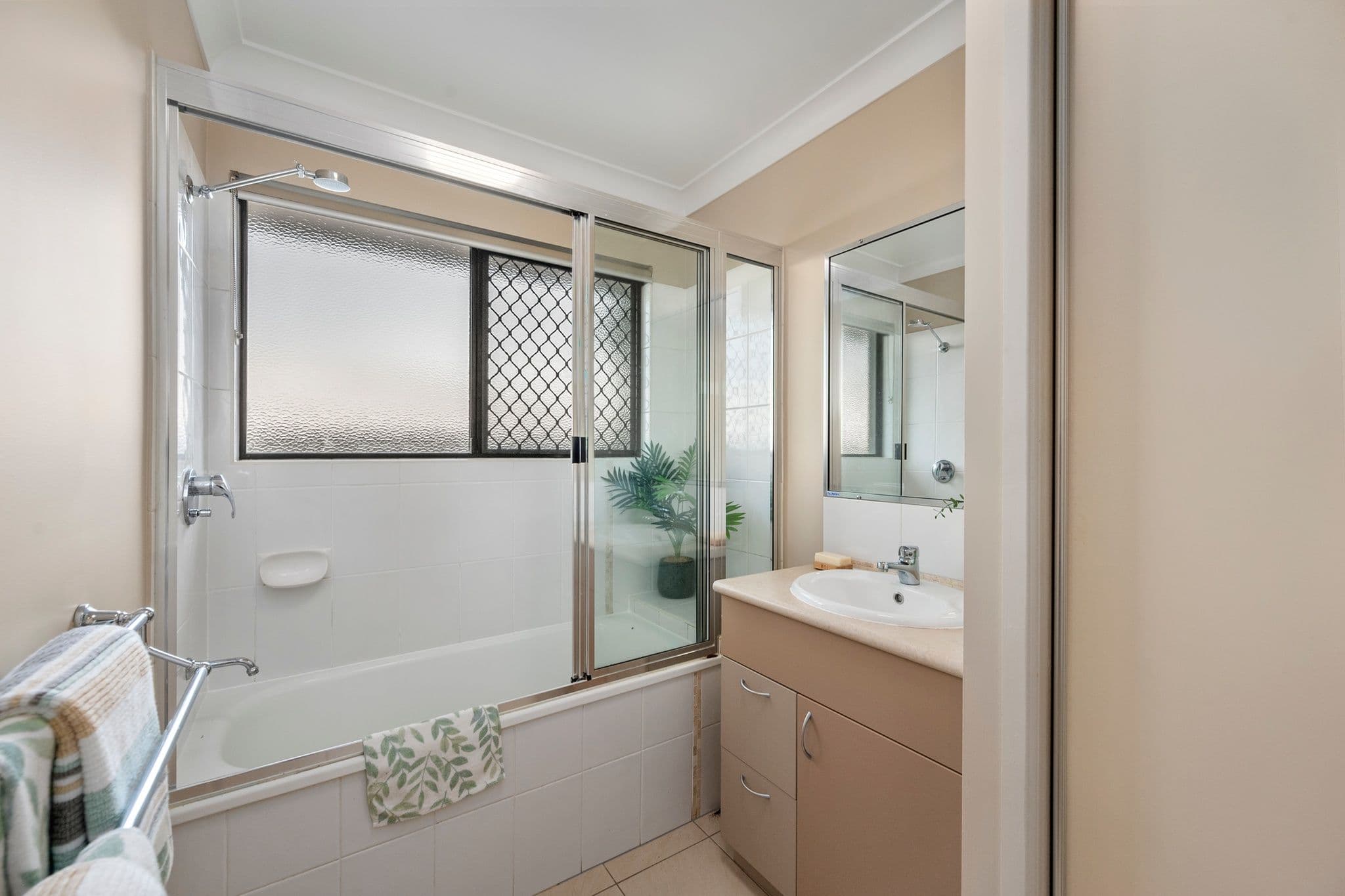 14 Pierce Street, Mount Louisa QLD 4814, Mount Louisa - Thumbnail 8
