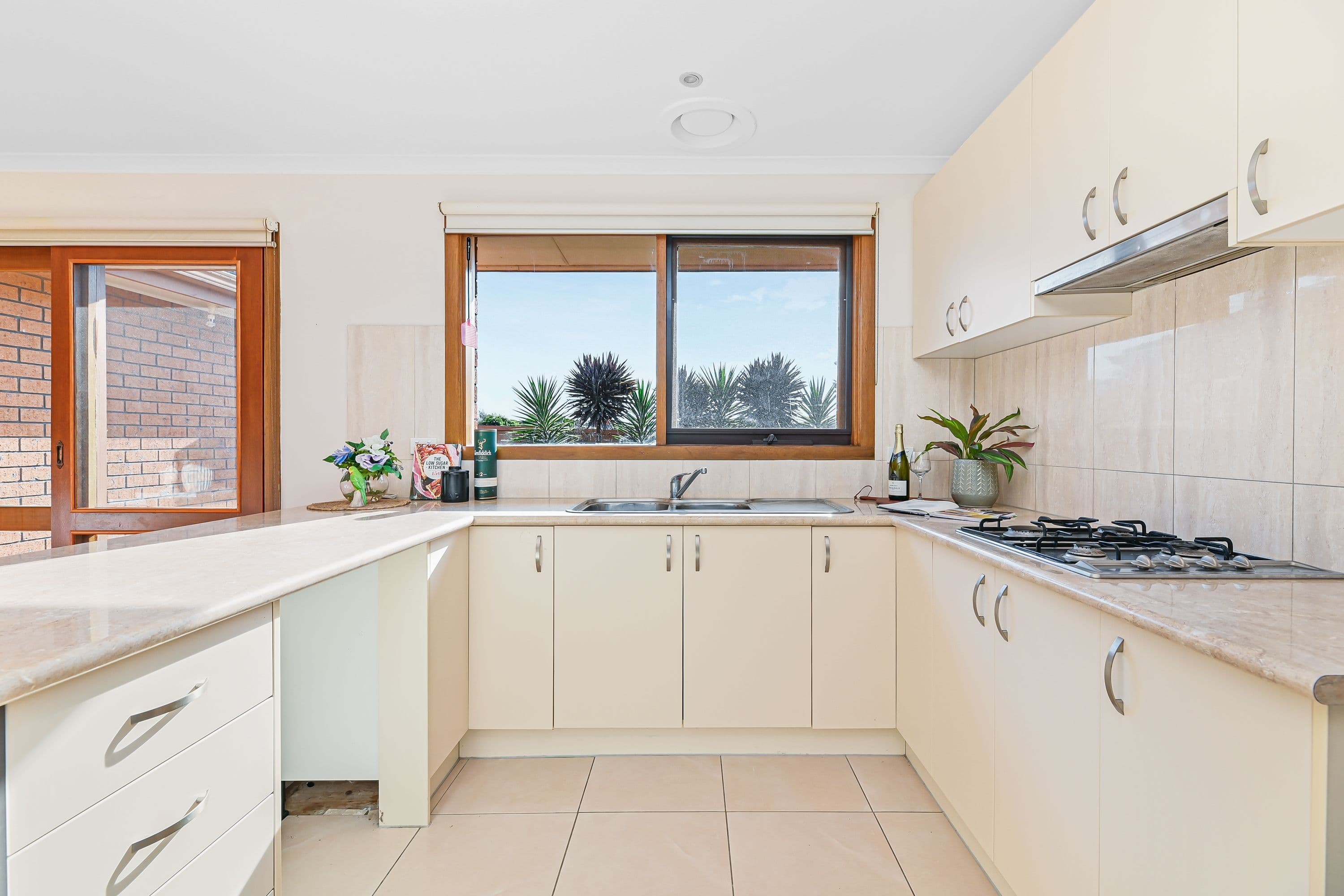 1 Murray Crescent, Rowville VIC 3178, Rowville - Thumbnail 5