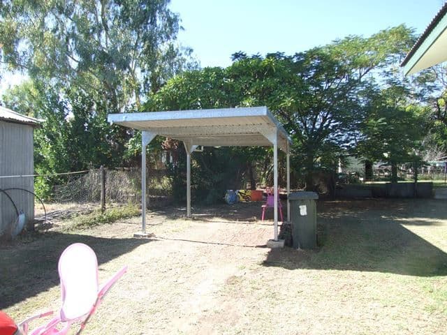 1 Spring Lane, BLACKALL QLD 4472, Blackall - Thumbnail 6