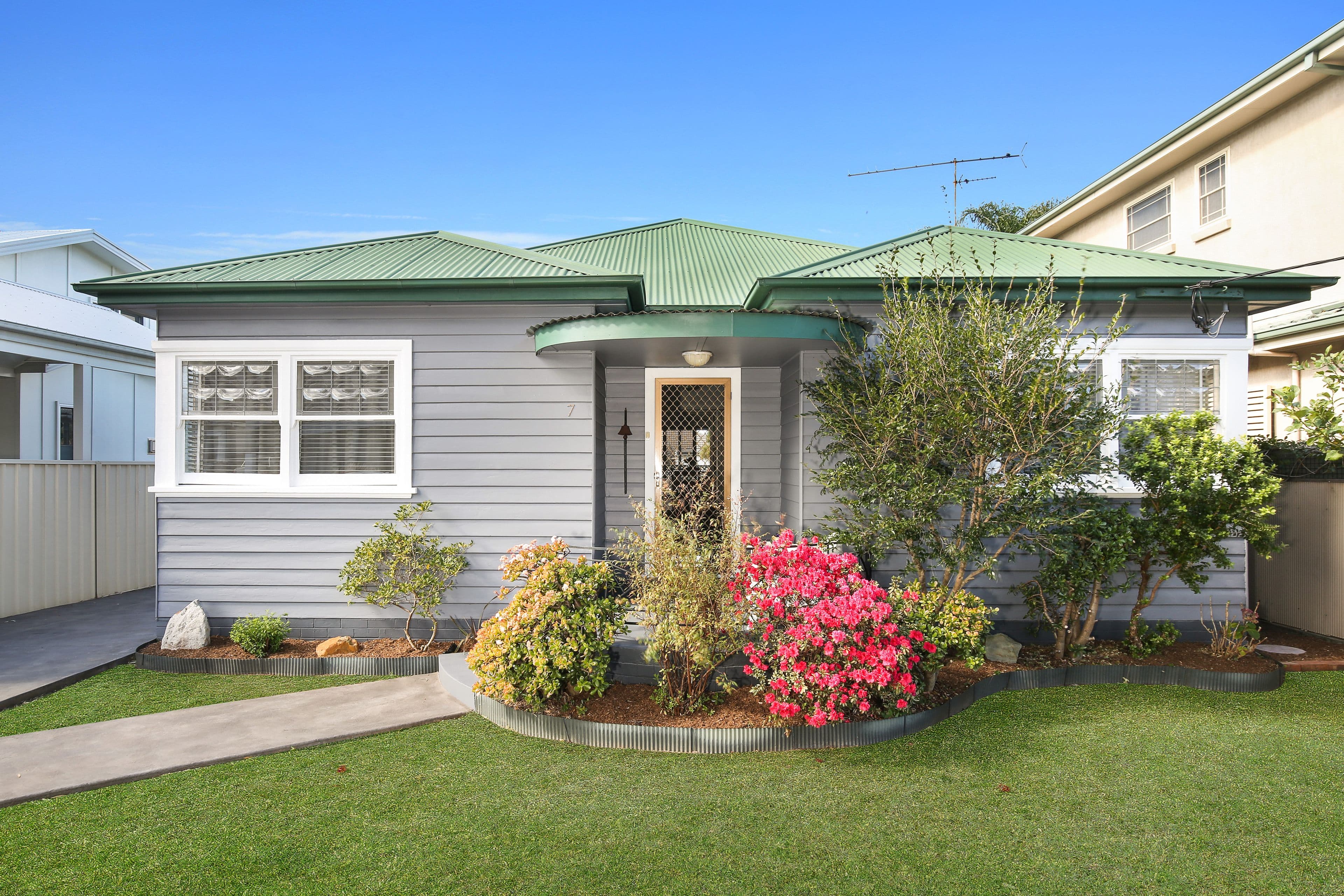 7 Storey Street, Fairy Meadow - Image 1