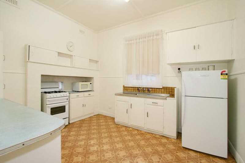 52 Eleebana Avenue, HUGHESDALE VIC 3166, Hughesdale - Thumbnail 4