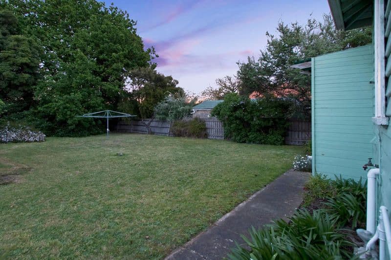 52 Eleebana Avenue, HUGHESDALE VIC 3166, Hughesdale - Thumbnail 8