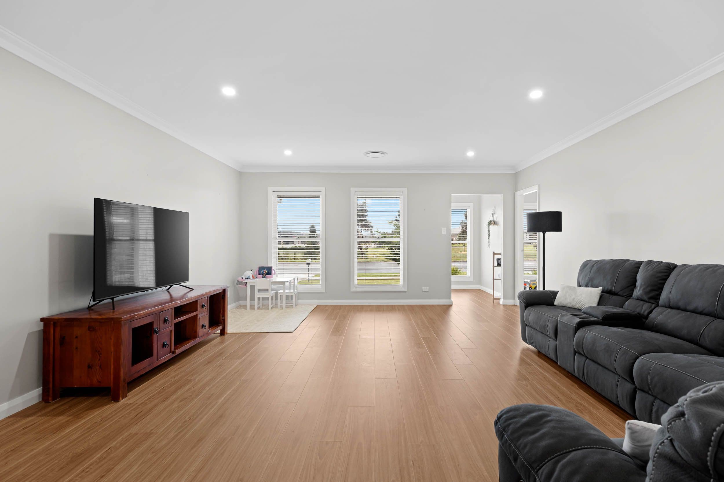 19 Quiberon Way, Goulburn NSW 2580, Goulburn - Thumbnail 4