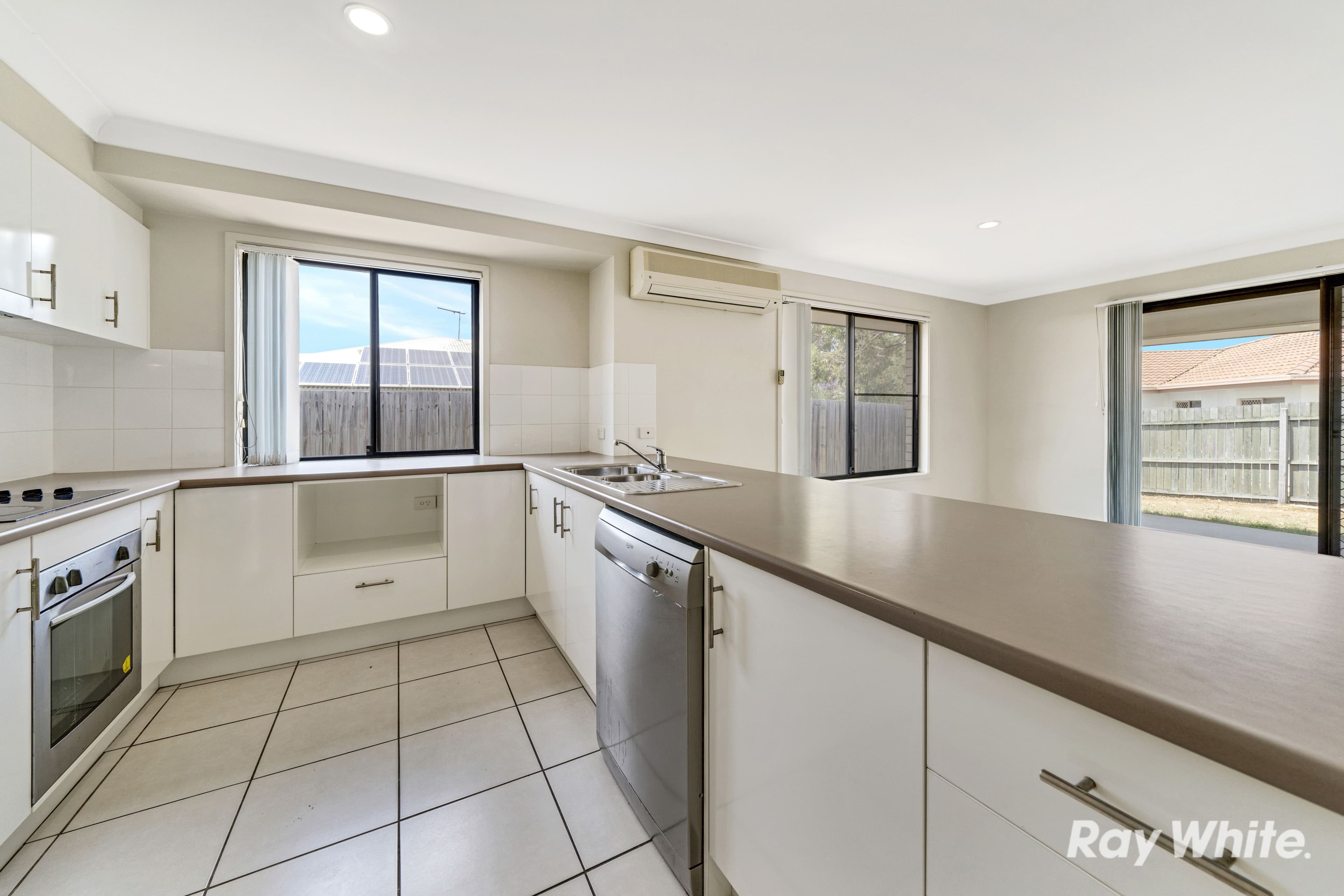 21 Prestige Drive, Marsden QLD 4132, Marsden - Thumbnail 4