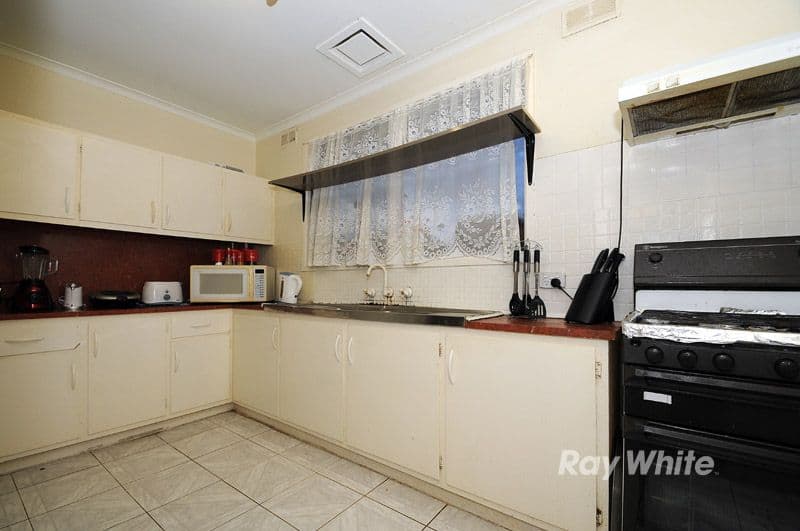 16 Beverley Street, SCORESBY VIC 3179, Scoresby - Thumbnail 3