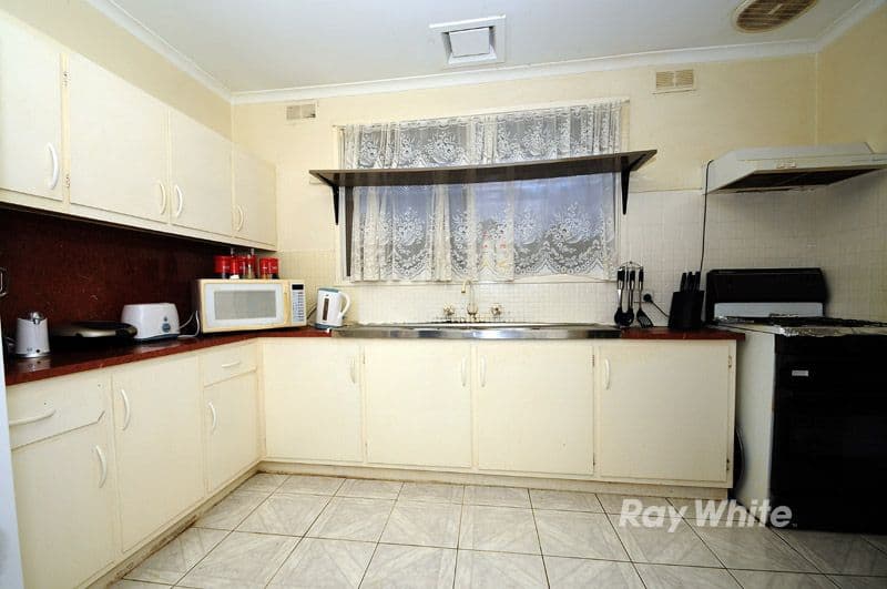 16 Beverley Street, SCORESBY VIC 3179, Scoresby - Thumbnail 4