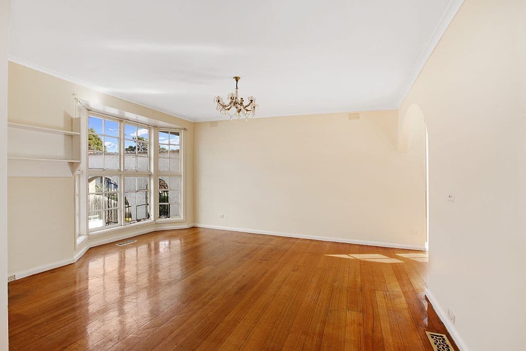 8 Huskisson Avenue, Lalor VIC 3075, Lalor - Thumbnail 3
