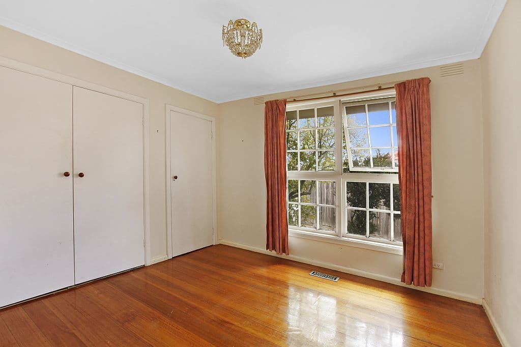 8 Huskisson Avenue, Lalor VIC 3075, Lalor - Thumbnail 4