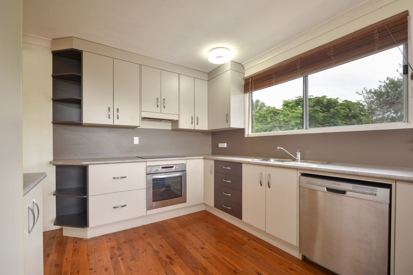 43 Flinders Street, West Gladstone QLD 4680, West Gladstone - Thumbnail 2