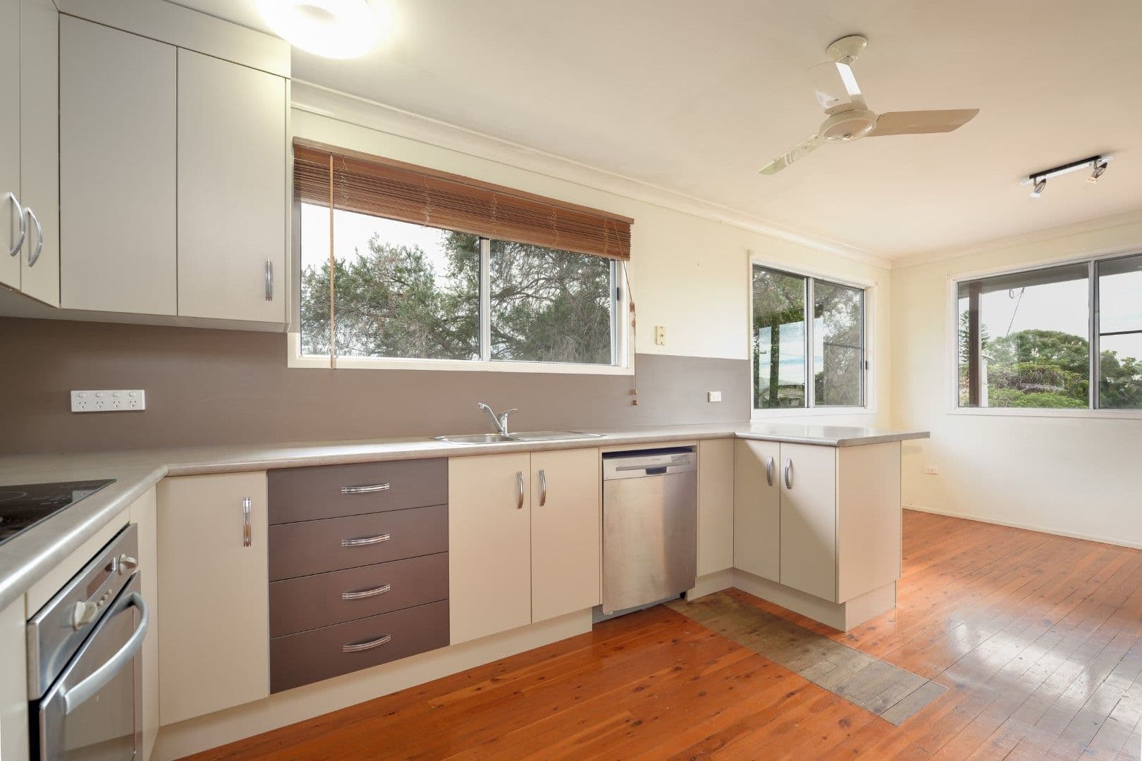 43 Flinders Street, West Gladstone QLD 4680, West Gladstone - Thumbnail 4