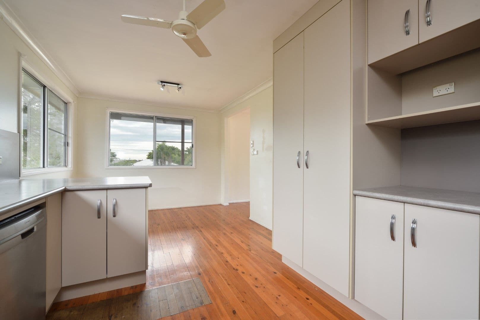 43 Flinders Street, West Gladstone QLD 4680, West Gladstone - Thumbnail 6