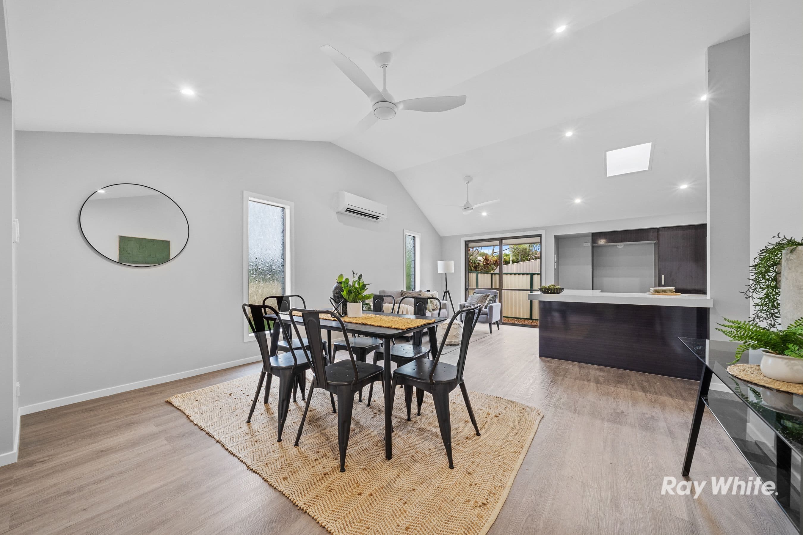 15 Yorkshire Crescent, Mount Warren Park QLD 4207, Mount Warren Park - Thumbnail 2
