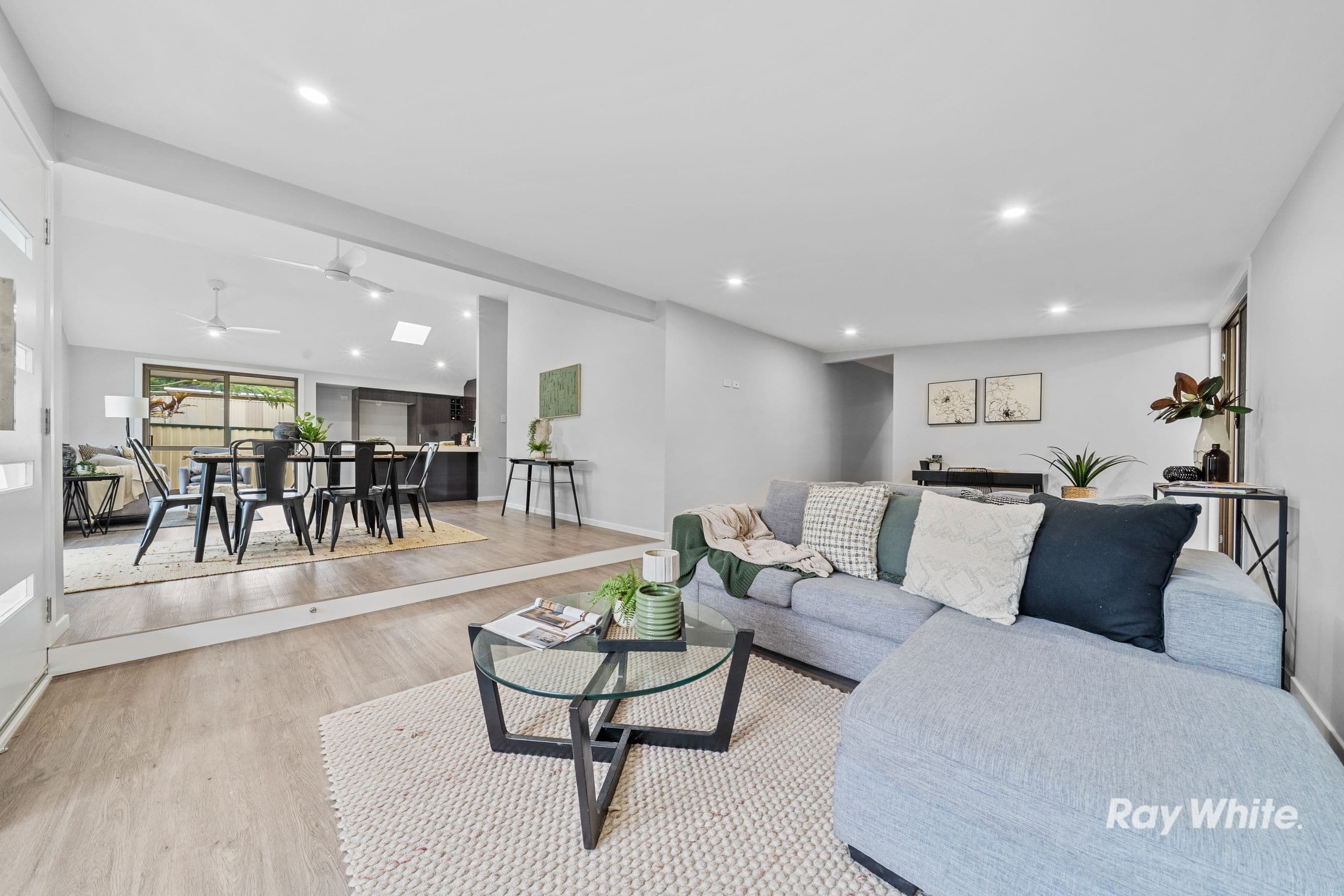 15 Yorkshire Crescent, Mount Warren Park QLD 4207, Mount Warren Park - Thumbnail 4