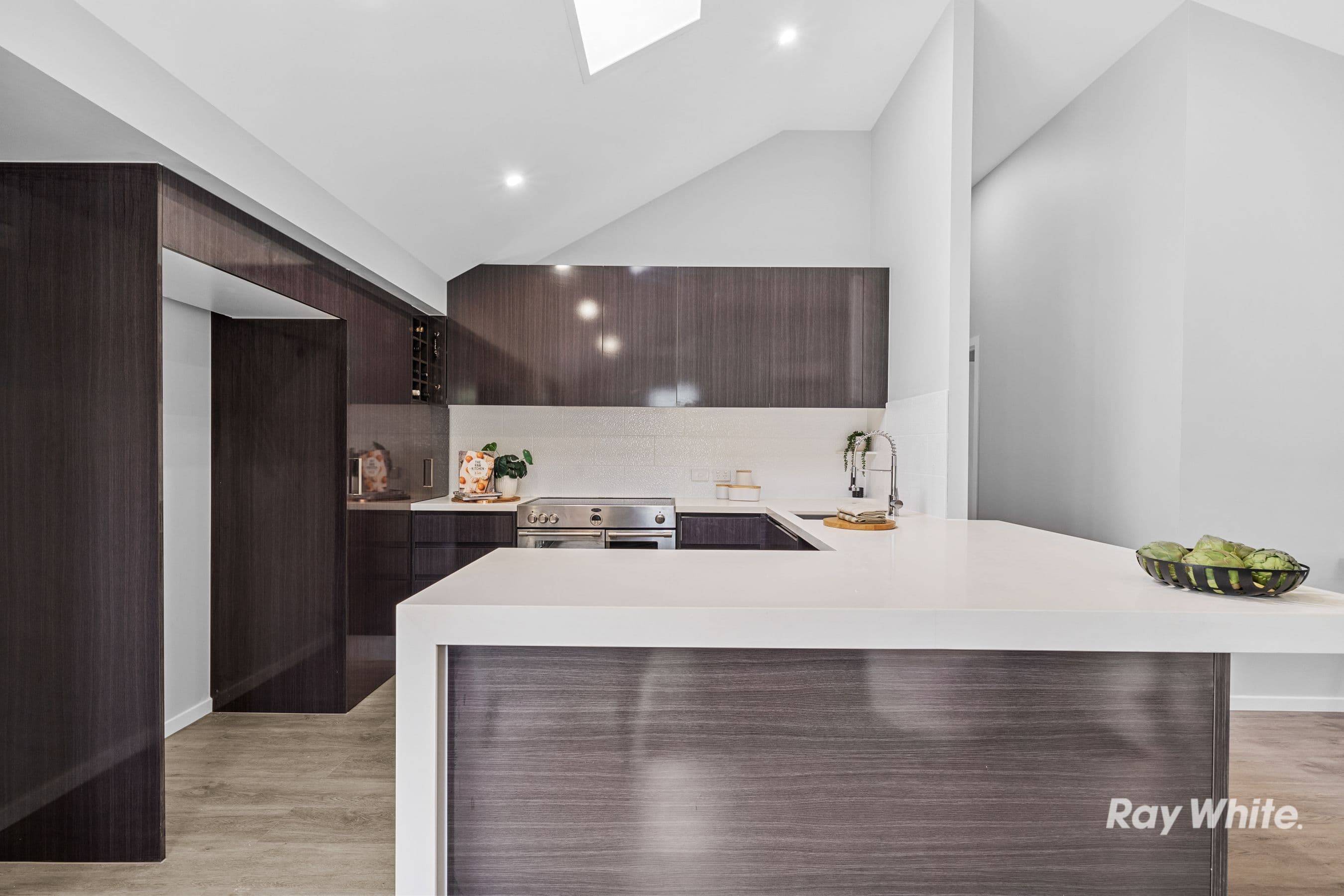 15 Yorkshire Crescent, Mount Warren Park QLD 4207, Mount Warren Park - Thumbnail 6