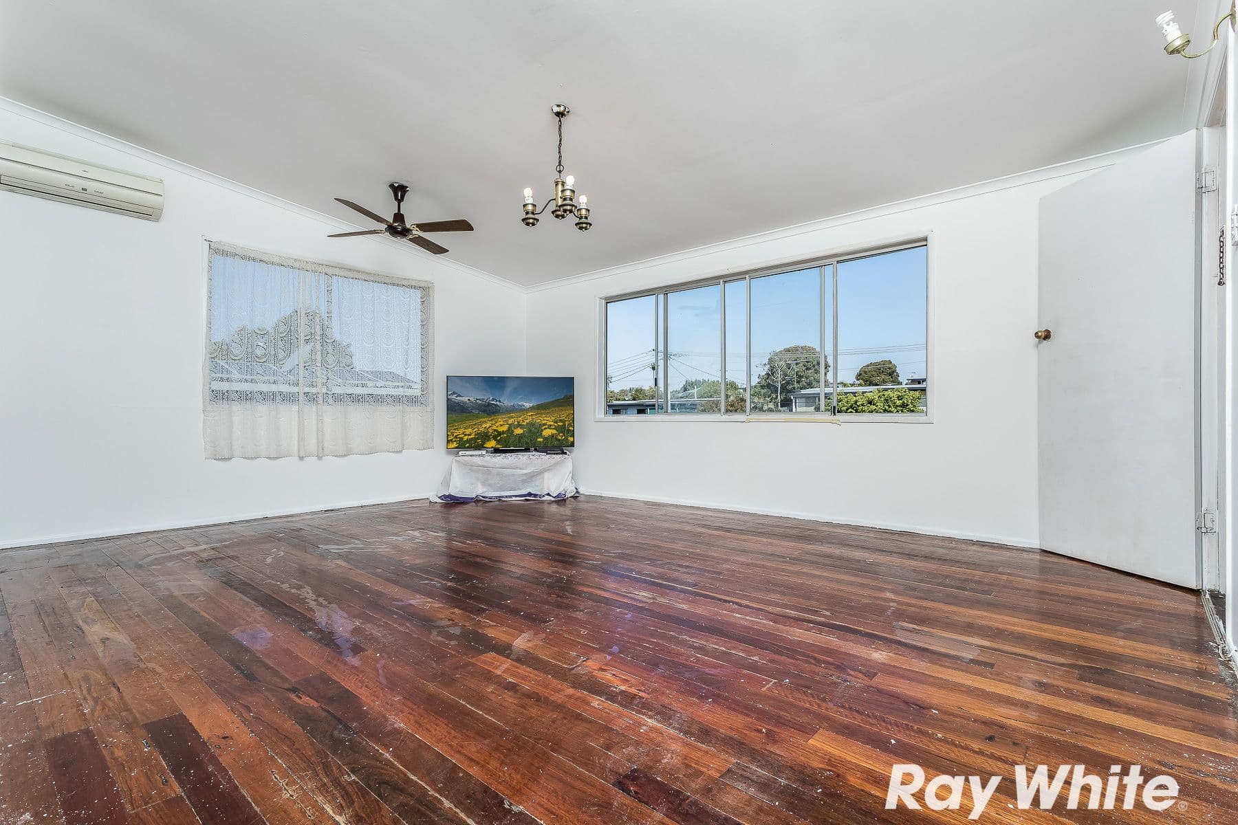 18 MOUTARA Street, Kallangur QLD 4503, Kallangur - Thumbnail 5