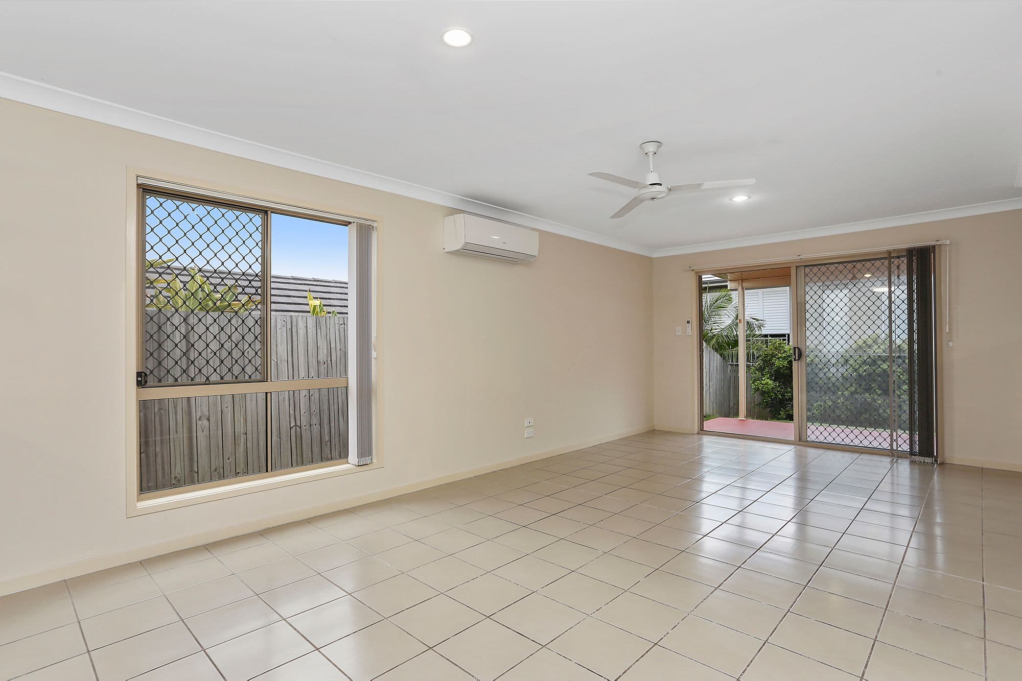 8 Barrington Street, Springfield Lakes QLD 4300, Springfield Lakes - Thumbnail 4