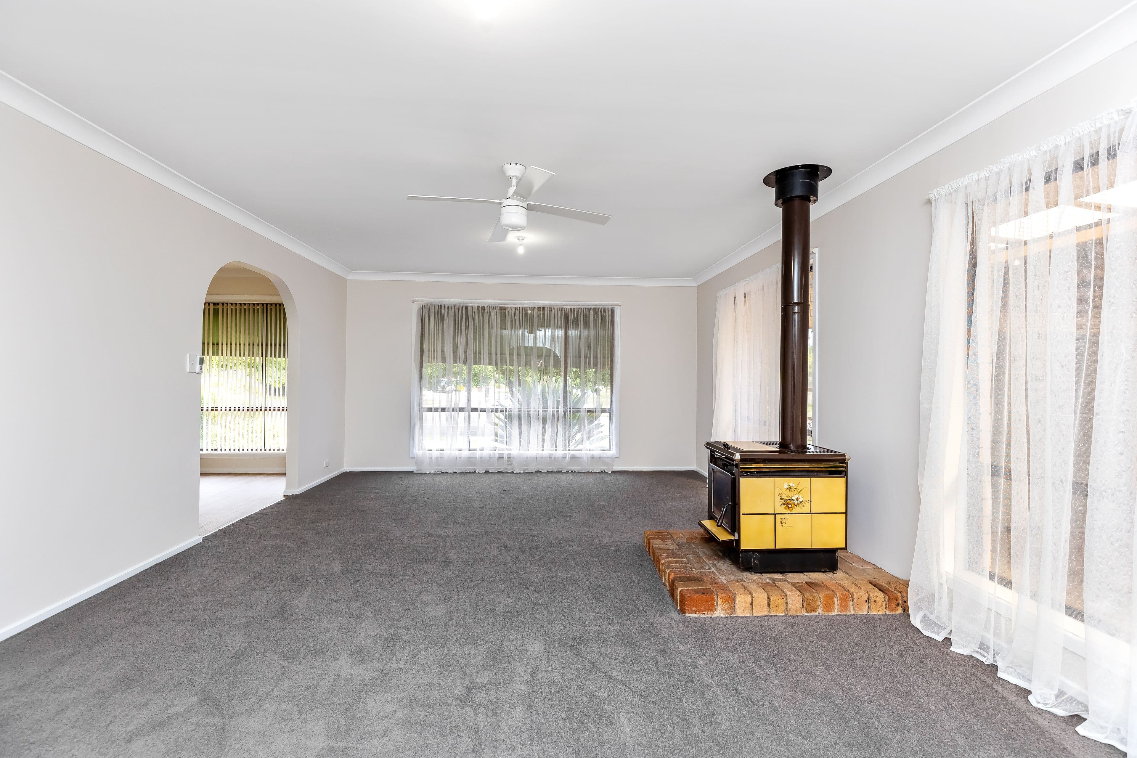 51 Pinaroo Drive, Glenfield Park NSW 2650, Glenfield Park - Thumbnail 4