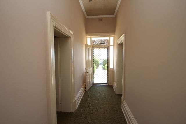 30 Victoria Road, CLARE SA 5453, Clare - Thumbnail 5
