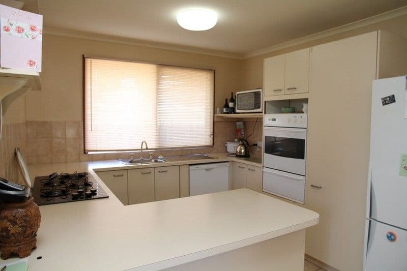 12 Mellowood Court, CARRUM DOWNS VIC 3201, Carrum Downs - Thumbnail 2