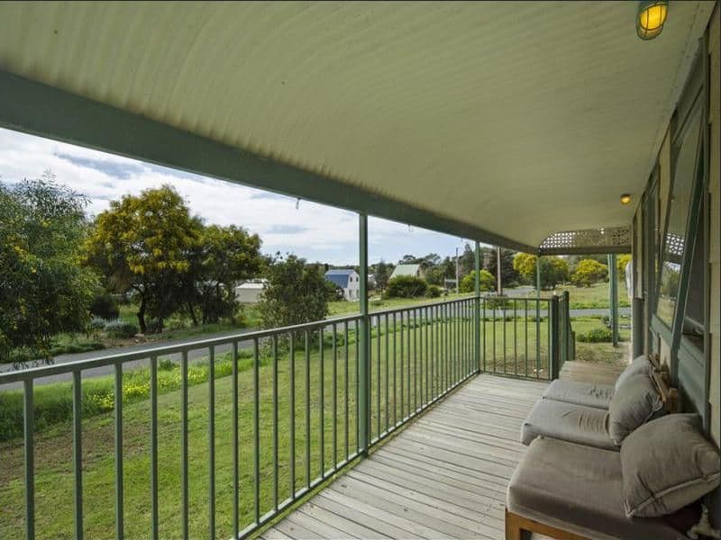 2 Edgewater Road, CLAYTON BAY SA 5256, Clayton Bay - Thumbnail 4
