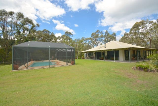 21 Oakendale Road, Glen Oak - Image 1