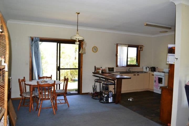 1 Preston Street, POINT VERNON QLD 4655, Point Vernon - Thumbnail 2
