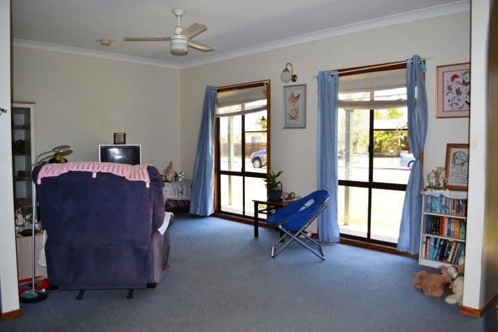 1 Preston Street, POINT VERNON QLD 4655, Point Vernon - Thumbnail 3