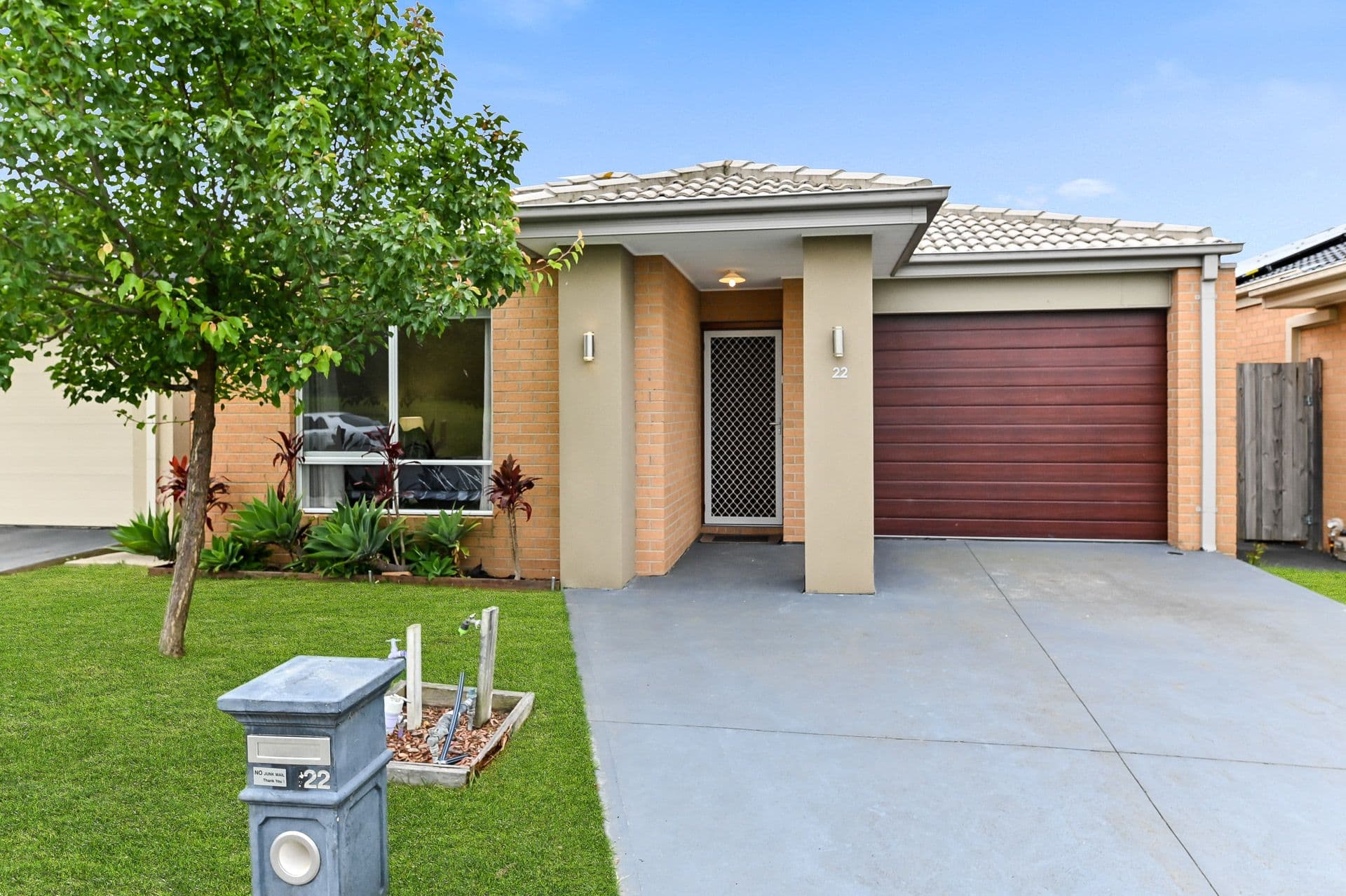 22 Greenslate Street, Clyde North VIC 3978, Clyde North - Thumbnail 2