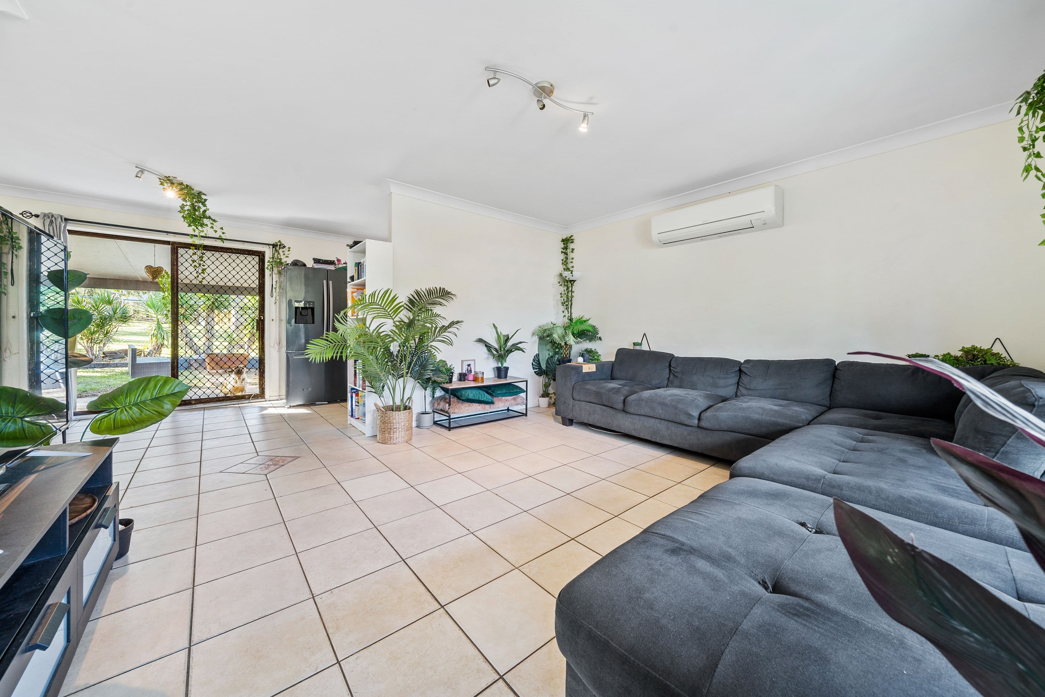 4 Cyril Court, Hillcrest QLD 4118, Hillcrest - Thumbnail 3