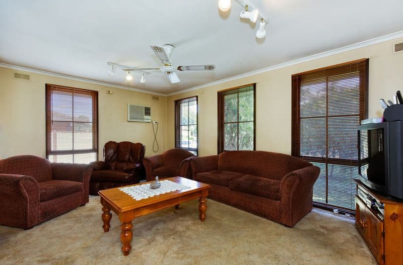 46 Buckmaster Drive, MILL PARK VIC 3082, Mill Park - Thumbnail 4