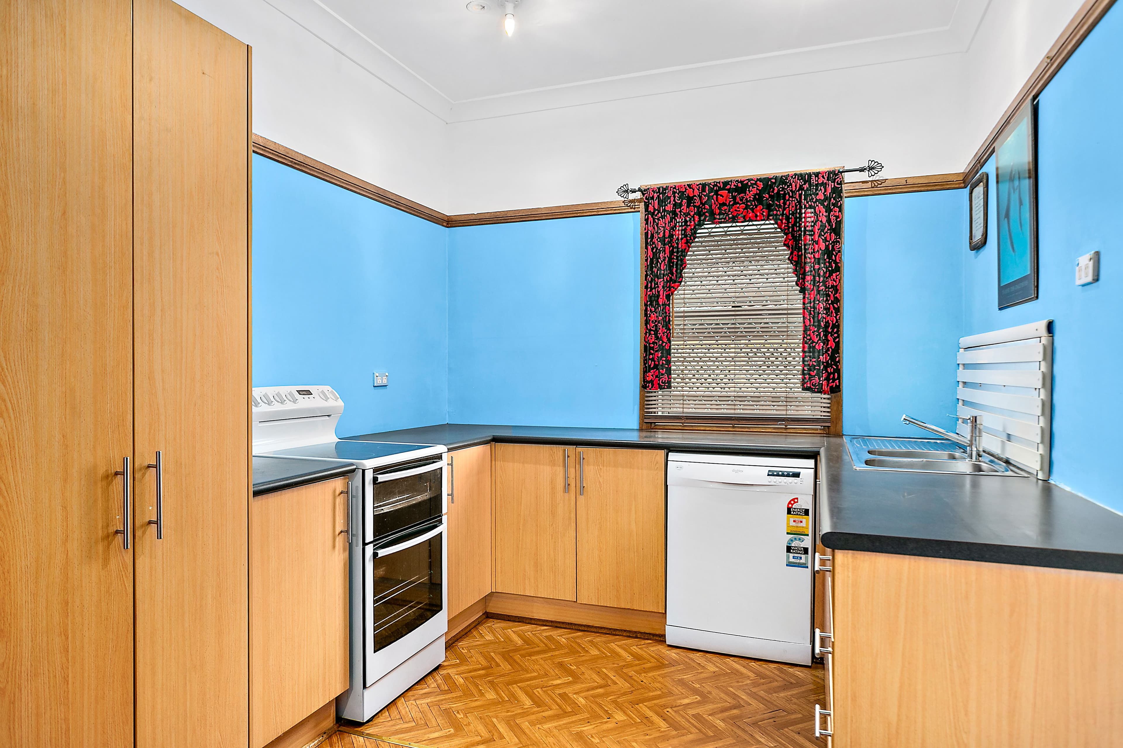 56 Duff Parade, East Corrimal - Thumbnail 3