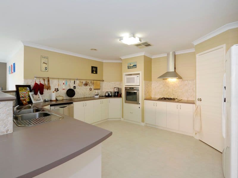 1 Wodonga Court, BALDIVIS WA 6171, Baldivis - Thumbnail 2