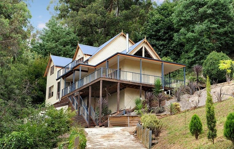 18 Hunter Street, MONBULK VIC 3793, Monbulk - Image 1