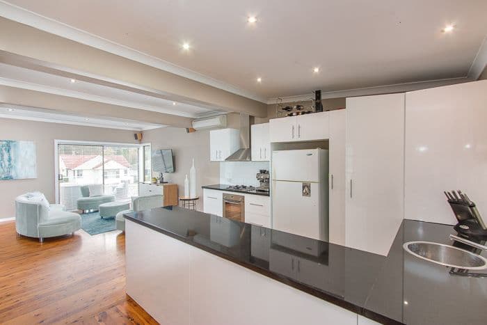 9 Princes Avenue, Charlestown - Thumbnail 3