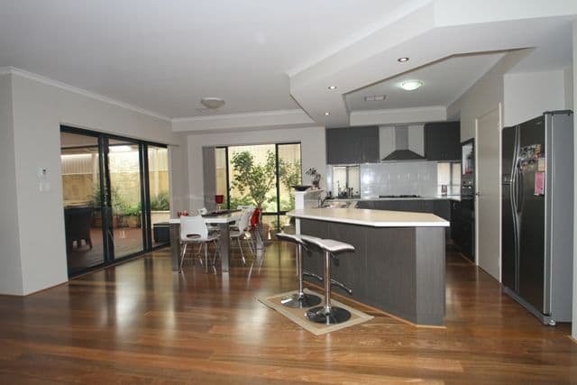 14 Anfield Court, BALDIVIS WA 6171, Baldivis - Thumbnail 2