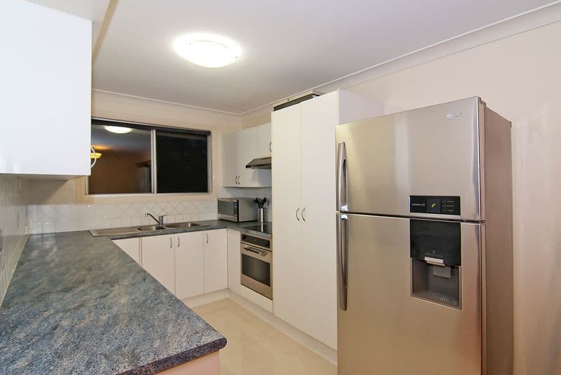 4 Landsborough Street, ROCHEDALE SOUTH QLD 4123, Rochedale South - Thumbnail 3