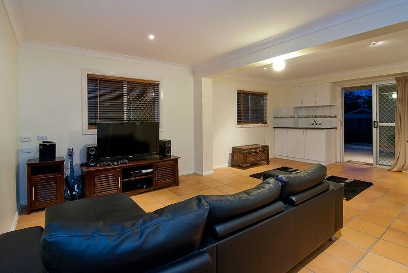 4 Landsborough Street, ROCHEDALE SOUTH QLD 4123, Rochedale South - Thumbnail 5