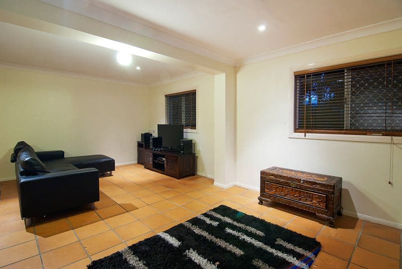 4 Landsborough Street, ROCHEDALE SOUTH QLD 4123, Rochedale South - Thumbnail 6