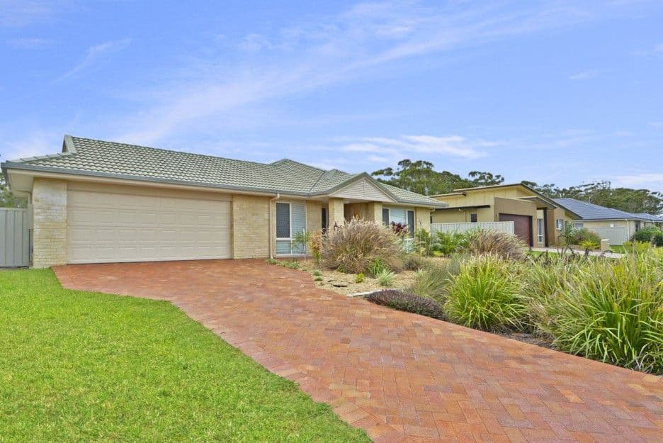 11 Feathertop Circuit, CALOUNDRA WEST QLD 4551, Caloundra West - Image 1
