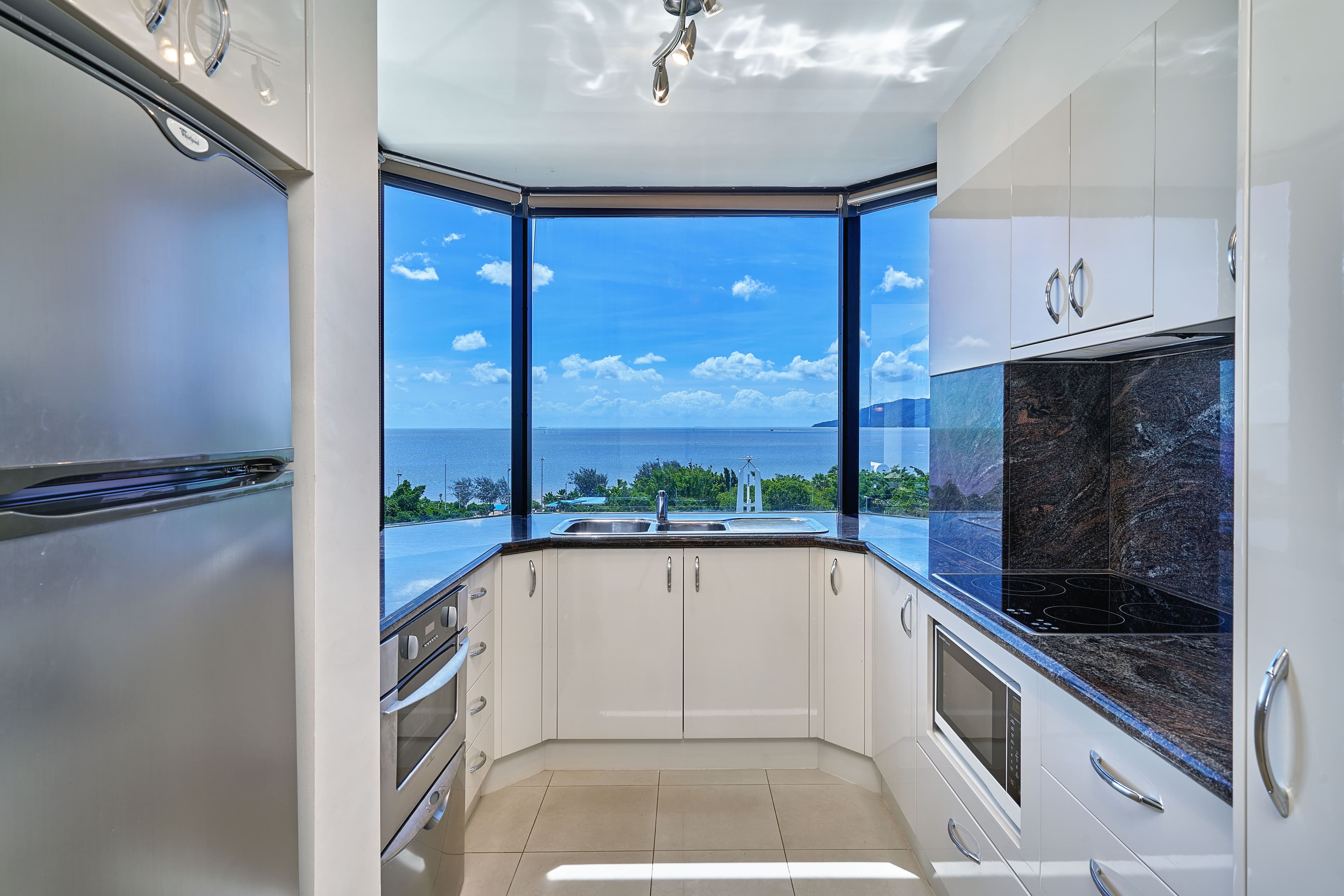 209 Abbott Street, Cairns City QLD 4870, Cairns City - Thumbnail 5
