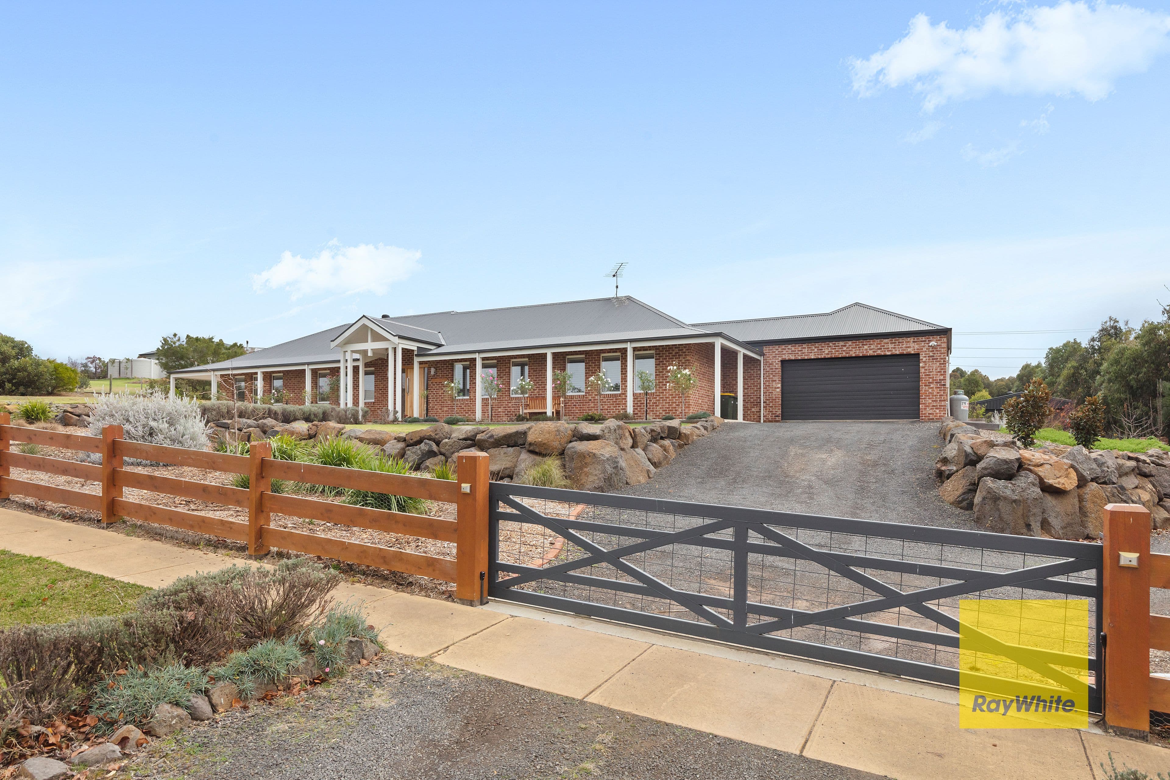 7 Dinnys Lane, BATESFORD VIC 3213, Batesford - Thumbnail 2